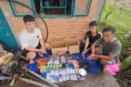 Bắt trùm ma túy dưới vỏ bọc chủ tạp hóa, thu nhiều súng đạn