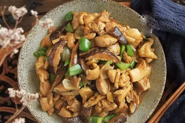 Gà kho với "hoàng hậu thực vật" không chỉ ngon còn bổ, cả nhà ăn cạn cả nồi vẫn thèm thuồng