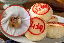 Nghi vấn phát hiện răng người trong nhân bánh trung thu tại Trung Quốc