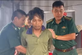 Bắt đối tượng bị truy nã lẩn trốn trên tàu cá ở Côn Đảo