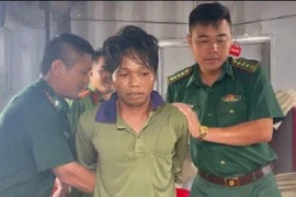 Bắt đối tượng bị truy nã lẩn trốn trên tàu cá ở Côn Đảo