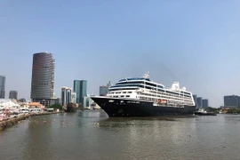 Hàng ngàn lượt khách quốc tế đến Việt Nam du lịch bằng tàu biển 