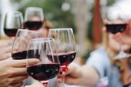 Mách bạn cách ‘né’ rượu bia ngày Tết để an toàn cho sức khoẻ