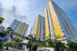 TP HCM: Tường chung cư bị nứt do ảnh hưởng động đất, 1 người tử vong