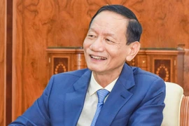 Vì sao ông Vũ Văn Tiền đổi ý, không rời ABBank?