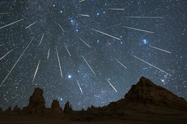 Mưa sao băng Draconid 2024 bùng nổ đêm nay: Giờ nào ngắm đẹp nhất?