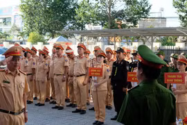 Ứng trực 100% lực lượng CSGT đảm bảo ATGT cho học sinh đến trường