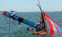 Ba tàu cá của ngư dân Quảng Ngãi bị chìm ở Quảng Ninh