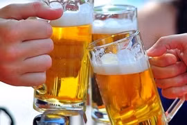 Hóa ra bia giữ lạnh được lâu nhờ thứ không ngờ này