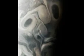 Vén màn bí ẩn sau gương mặt ma quái chụp được trên sao Mộc