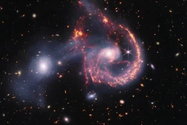 NASA công bố ảnh độc: Nụ cười ma quái từ vũ trụ