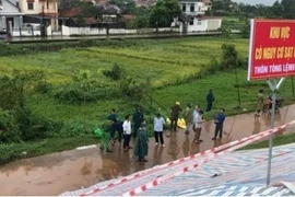 Hà Nội ban bố tình trạng khẩn cấp sạt lở đê hữu Đà, hữu Hồng