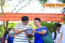Đề tiếng Anh “dễ thở”, thí sinh phấn khởi rời phòng thi