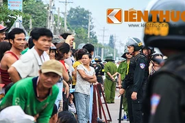 CS dày đặc bảo vệ thực nghiệm hiện trường thảm sát Bình Phước