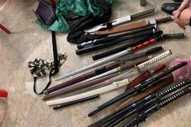 200 cảnh sát đột kích nơi ở của băng giang hồ cho vay nặng lãi, thu giữ lô mã tấu