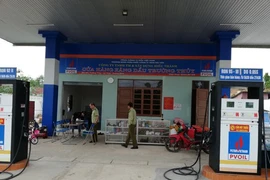 Cửa hàng bị phạt 50 triệu vì bán xăng cao hơn… 1 đồng