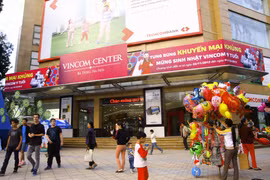 Tưng bừng khuyến mại mừng sinh nhật Vincom Center Bà Triệu