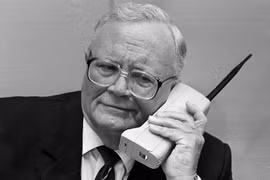 Ba lựa chọn để điện thoại di động không lỗi thời