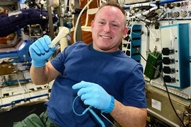 NASA gửi một chiếc cờ-lê thật lên ISS thông qua...e-mail