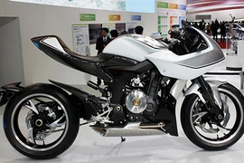 Suzuki Recursion, siêu mô-tô sử dụng động cơ tăng áp