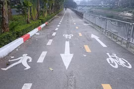 Bất cập trên đường dành cho xe đạp ở Thủ đô 