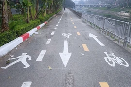 Bất cập trên đường dành cho xe đạp ở Thủ đô 
