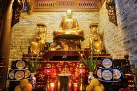 Tượng "Phật ngồi lưng Vua" độc đáo nhất Việt Nam