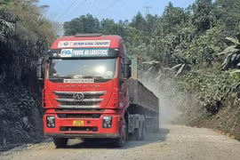 Quốc lộ 14D đi cửa khẩu quốc tế Nam Giang bị “băm nát”