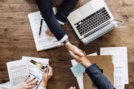 Cầu nối hữu hiệu của doanh nghiệp và người tiêu dùng