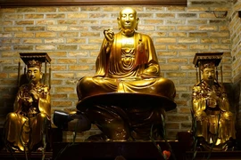 3 bức tượng cổ có tạo hình kỳ lạ ở Việt Nam