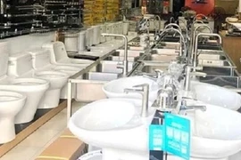 Mất tiền “oan” vì mua thiết bị vệ sinh giá rẻ