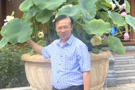 Nhà khoa học của những giống hoa tiền tỷ 