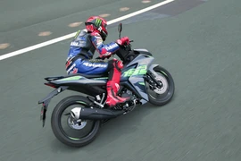 Những thiết bị bổ trợ nên có cho chuyến đi phượt với xe côn tay 