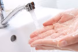 7 điều cần nhớ để da tay hết nhăn nheo, gân guốc 