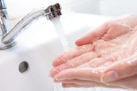 7 điều cần nhớ để da tay hết nhăn nheo, gân guốc 