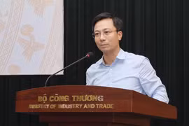 Bắt tạm giam Phó Cục trưởng Cục Xúc tiến Thương mại Trần Duy Đông 