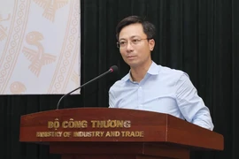 Bắt tạm giam Phó Cục trưởng Cục Xúc tiến Thương mại Trần Duy Đông 