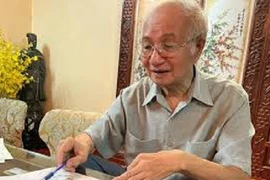 Bài toán xây dựng đô thị hai bên bờ sông Hồng