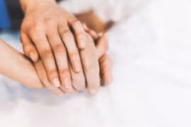 Cách tự kiểm tra, phát hiện sớm 2 loại bệnh ung thư phổ biến