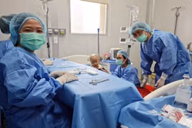 Ghép tế bào gốc tự thân cho bé gái 3 tuổi