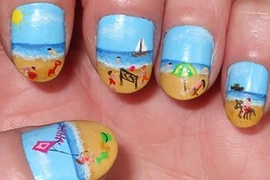Những mẫu nail sặc sỡ phù hợp đi biển 