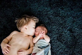 Chùm ảnh ngộ nghĩnh con trai dưới ống kính cha