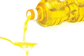 Bí quyết tránh mua phải dầu ăn nước cống