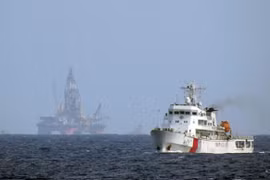 Chuyên gia Mỹ: “TQ phải trả giá cho hành động hung hăng“