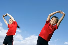 Lưu ý khi cho trẻ tập thể dục đầu năm mới