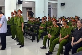 Dương Chí Dũng phải hoàn trả 150 triệu đồng tiền quà biếu