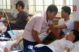 10 thầy trò bỏng nặng vì nổ bong bóng