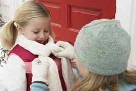 Những lưu ý khi cho trẻ ra ngoài chơi mùa lạnh