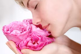 Làm đẹp tại nhà từ A đến Z với hoa hồng