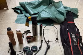 Bắt kẻ trộm chó dùng bình xịt hơi cay chống trả công an